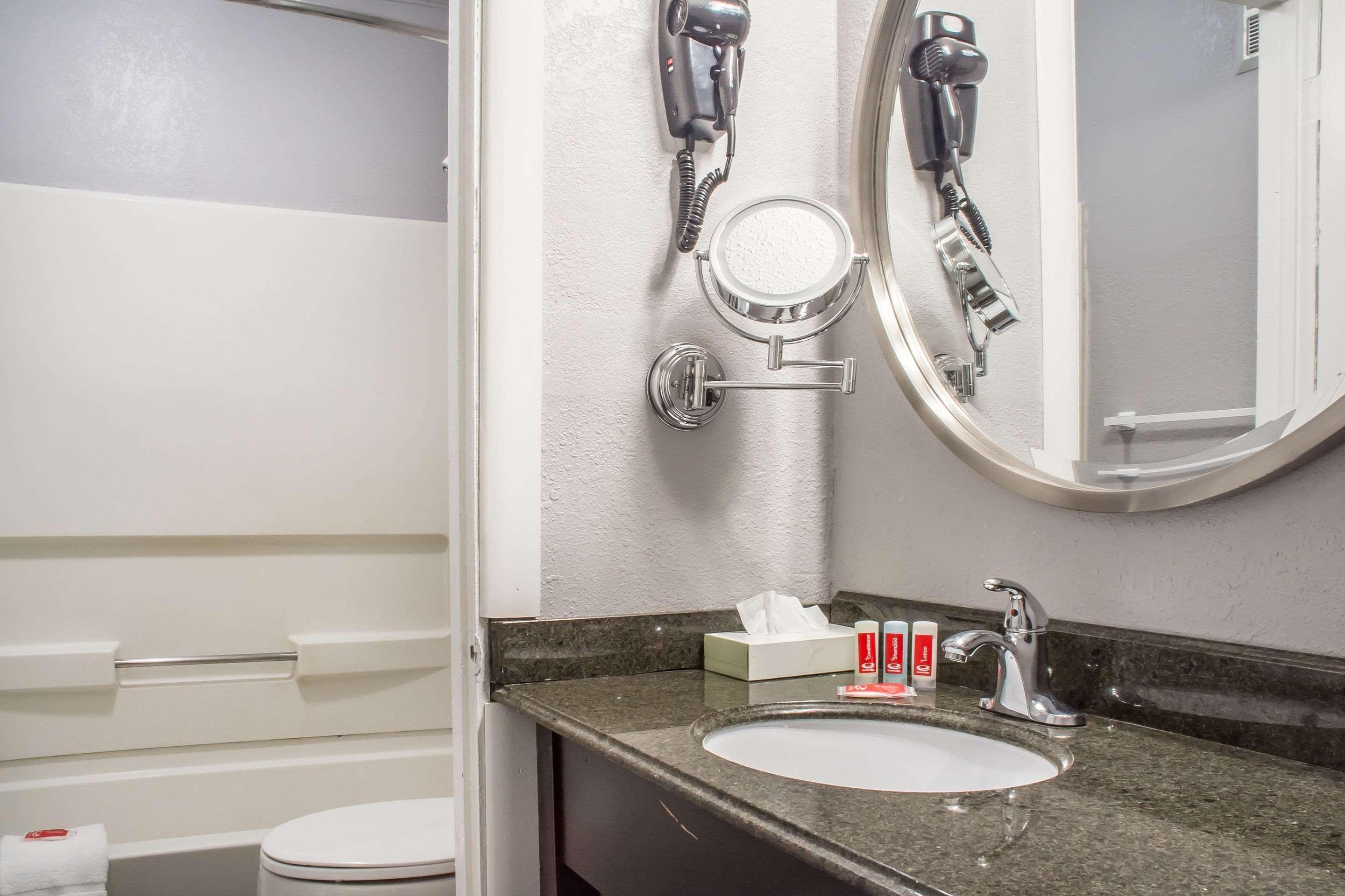 Econo Lodge Brockport Kültér fotó